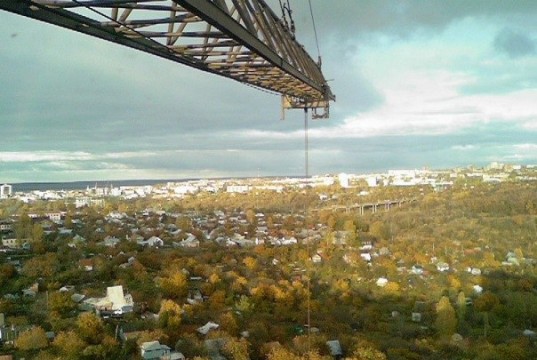 Ей сверху видно всё, ты так и знай